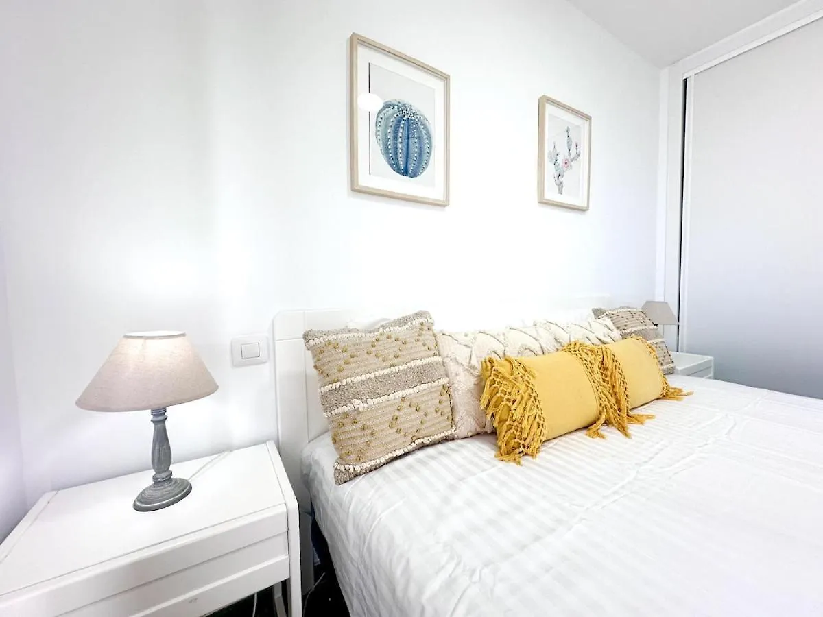 2The Best Location - Las Americas & Parking Playa de las Americas  0*, Playa de las Americas (Tenerife)